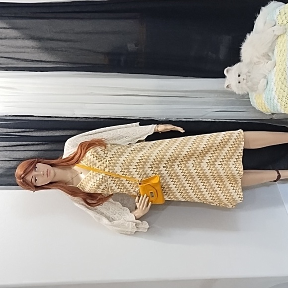 Loft by Ann Taylor Beige Striped Knit Dress size 8 - Picture 9 of 9